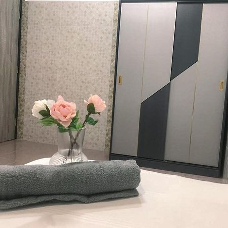 Queen Room Bukit Mertajam Alma Impian Esterno foto